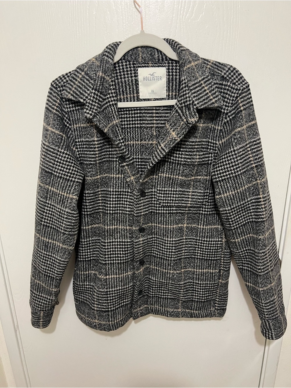 Hollister Men's Black & Gray Plaid Button-Up Shacket